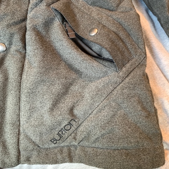 Burton Eden Quilted Snowboarding Jacket - Picture 12 of 16